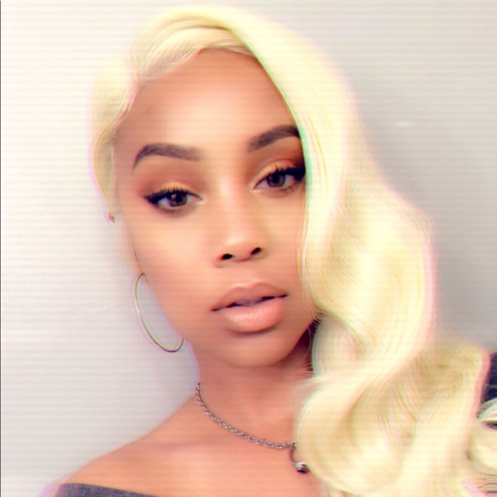 Sensationnel Cloud 9 Swiss Lace Wig Body Wave 22"